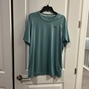 ⭐️Puma Tshirt with ribbed collar size L
